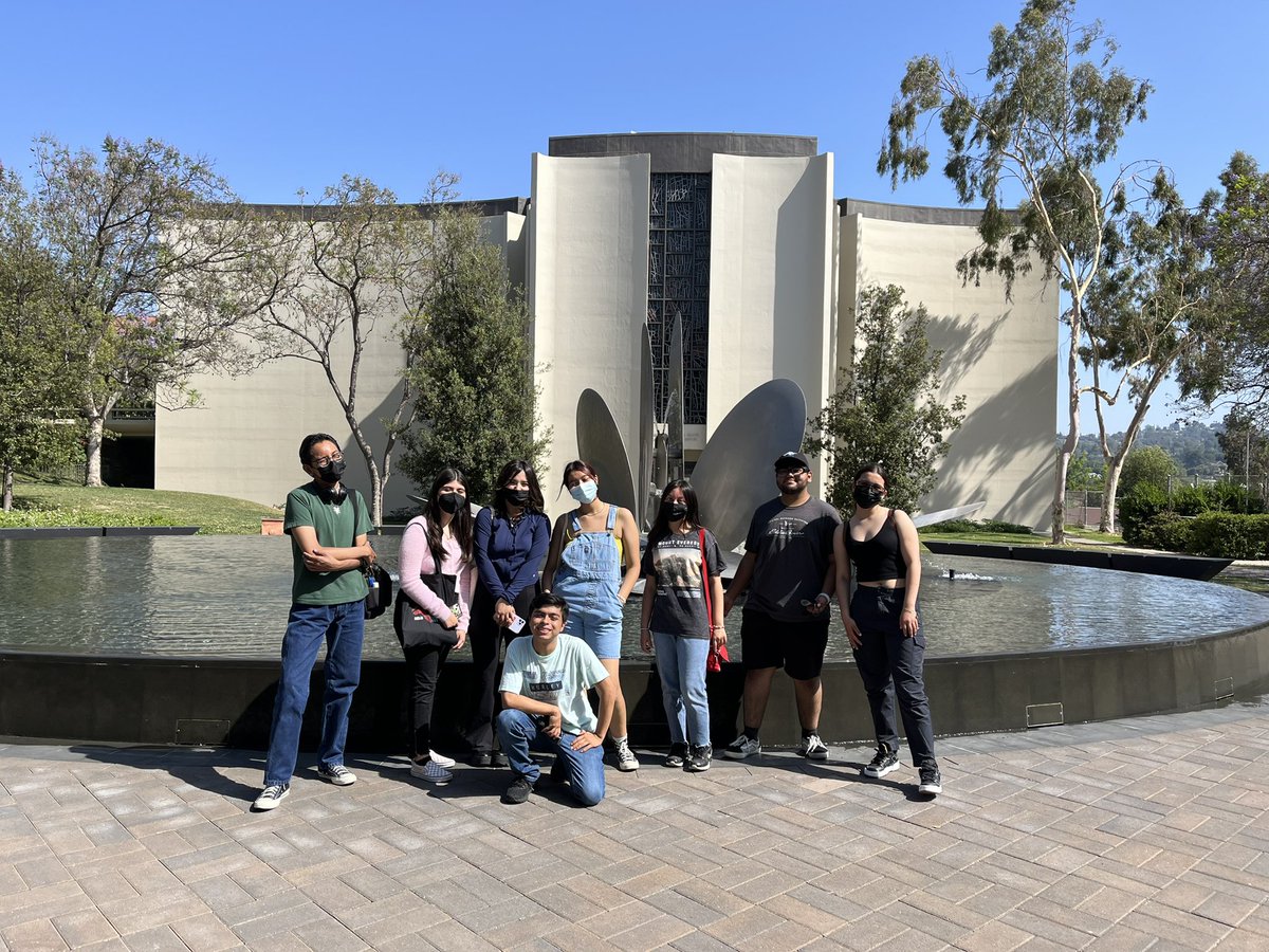 YESscholars's tweet photo. Celebrate #NationalNonprofitDay by supporting YES!

YES identifies promising students from underserved communities and equips them with the resources, support, and academic skills required for success through high school, college, and career. Donate today: https://t.co/UTHX263keW https://t.co/PRMJwcRNve