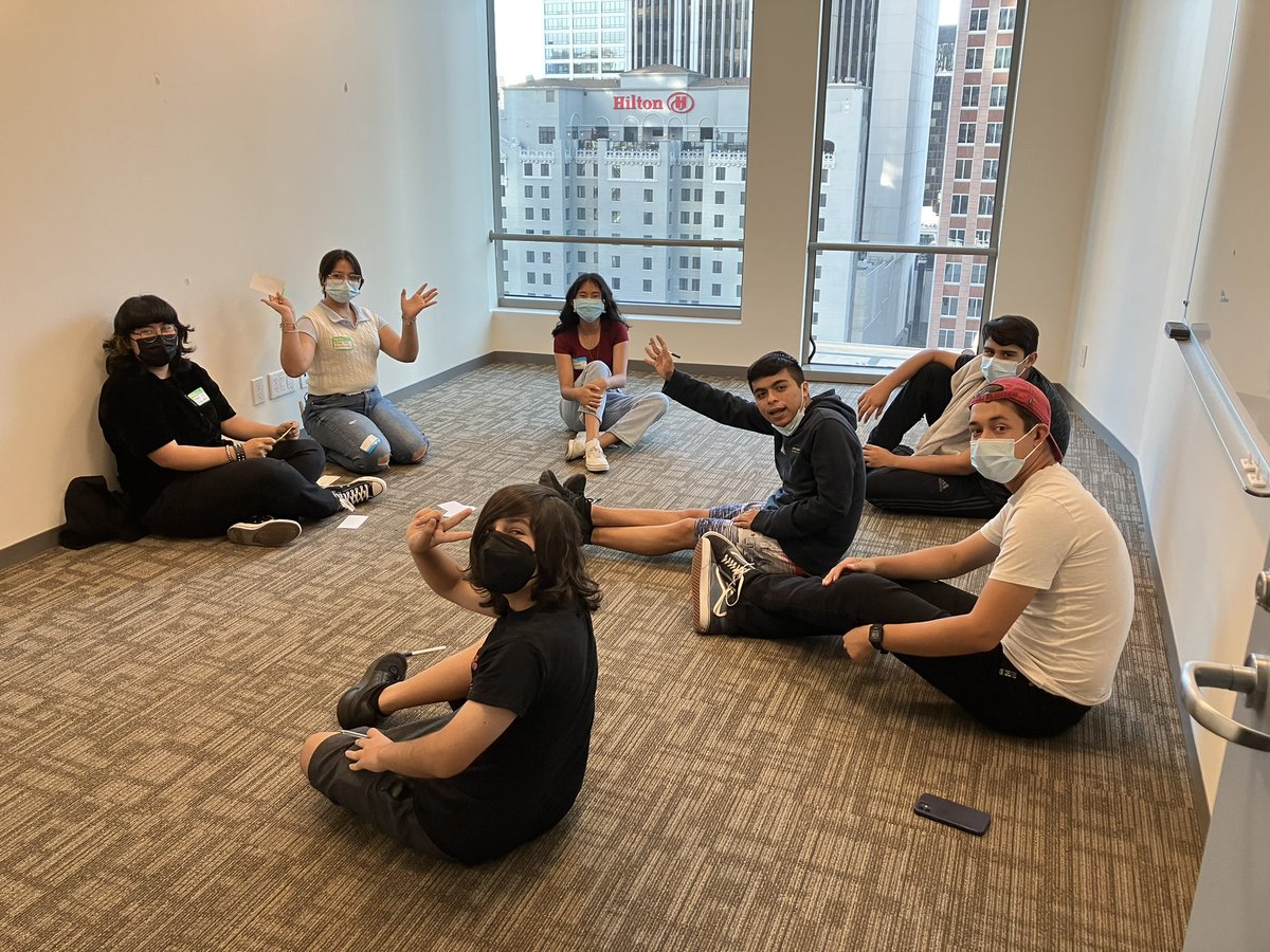 YESscholars's tweet photo. Celebrate #NationalNonprofitDay by supporting YES!

YES identifies promising students from underserved communities and equips them with the resources, support, and academic skills required for success through high school, college, and career. Donate today: https://t.co/UTHX263keW https://t.co/PRMJwcRNve