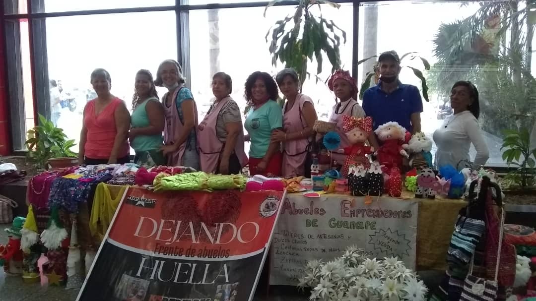 Extraordinario trabajo de nuestras abuelas TUPAMARO del estado La Guaira quienes continúan impulsando las alternativas productivas basadas en la creatividad, responsabilidad,en la Conciencia Crítica del intelectual colectivo.
<a href="/NicolasMaduro/">Nicolás Maduro</a>
<a href="/WBenavides_MRT/">Williams Benavides</a>

#MaduroPuebloTrabajdor