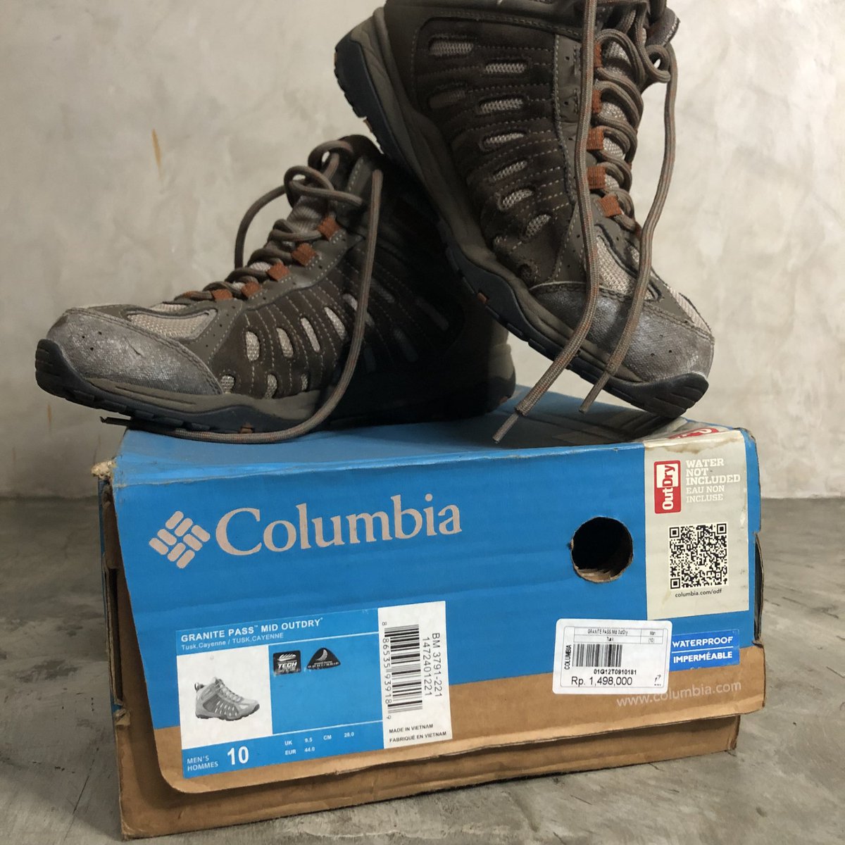 anggabegood's tweet photo. Columbia Granite Pass Mid Outdry
Made In Vietnam
Ukuran : 10 (UK9.5|EUR 44|28cm)
Bahan : leather and synthetic
Second Original
Kondisi : 7.5/10
Harga Rp450.000
#columbiasecond #sepatusecond #juasepatu #columbia #outdoor https://t.co/IWVHcKbeXa