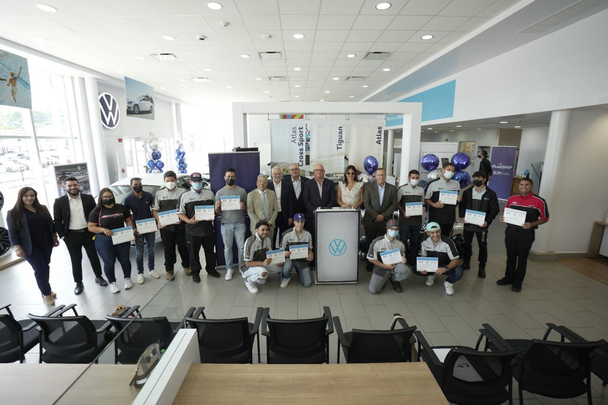 OverdriveNewsPR's tweet photo. Como parte de la iniciativa Drive Bigger de la automotriz Volkswagen North America Inc., recientemente la empresa anunció una alianza con Bella Group, su distribuidor local en Bayamón y su concesionario Flagship Volkswagen, para donar un vehiculo Atlas a Mech Tech College. https://t.co/no0PCaqKIB