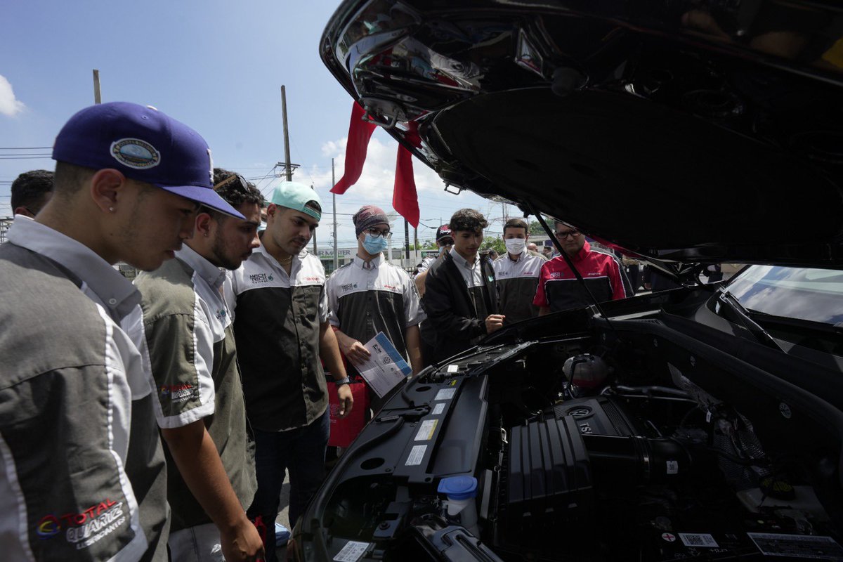 OverdriveNewsPR's tweet photo. Como parte de la iniciativa Drive Bigger de la automotriz Volkswagen North America Inc., recientemente la empresa anunció una alianza con Bella Group, su distribuidor local en Bayamón y su concesionario Flagship Volkswagen, para donar un vehiculo Atlas a Mech Tech College. https://t.co/no0PCaqKIB