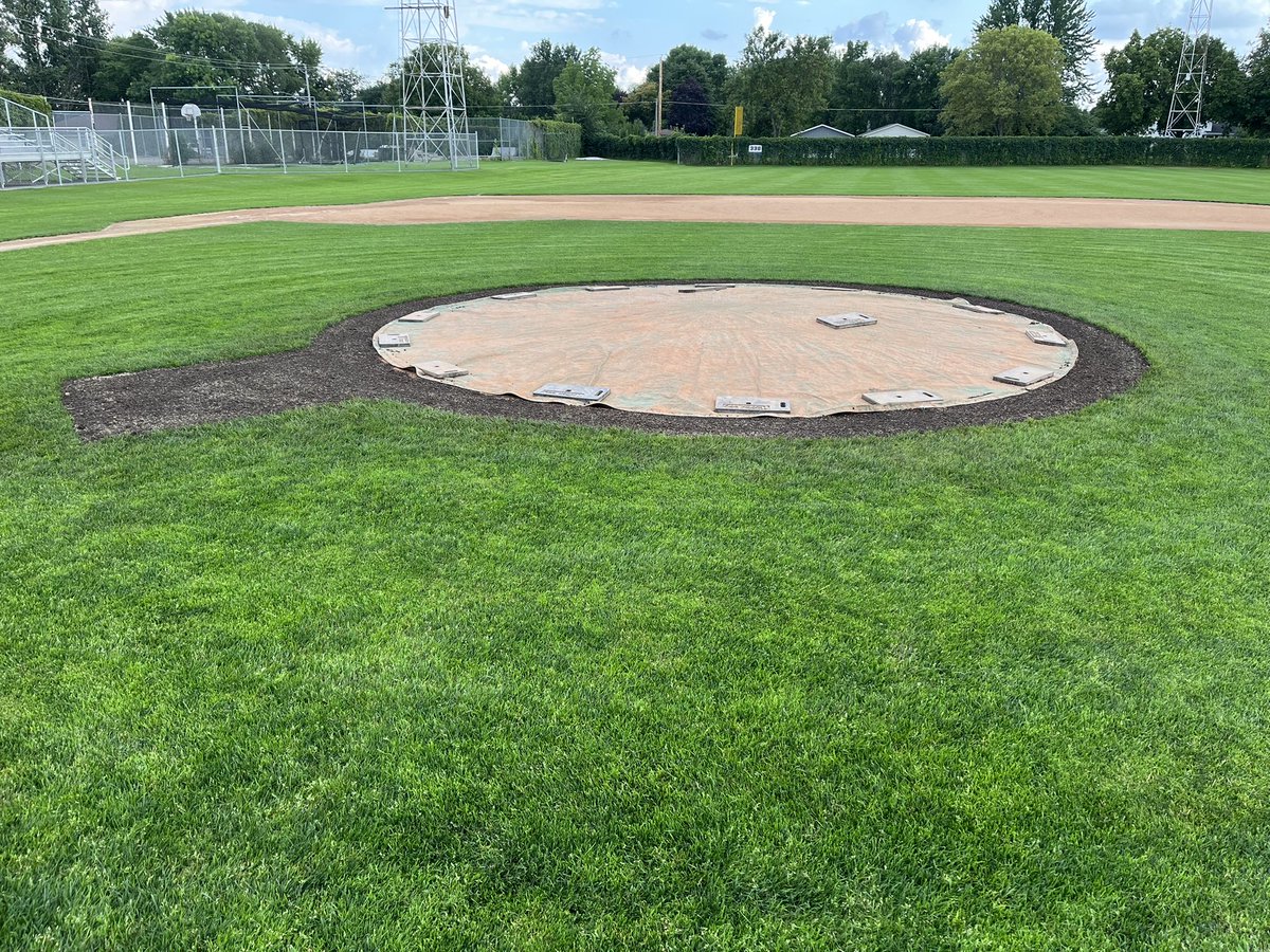 atch1479's tweet photo. @MACGroundsCrew Same repairs in Cold Spring this week!#saveastep #yourcatchercangetitthere https://t.co/414mXOWSJp
