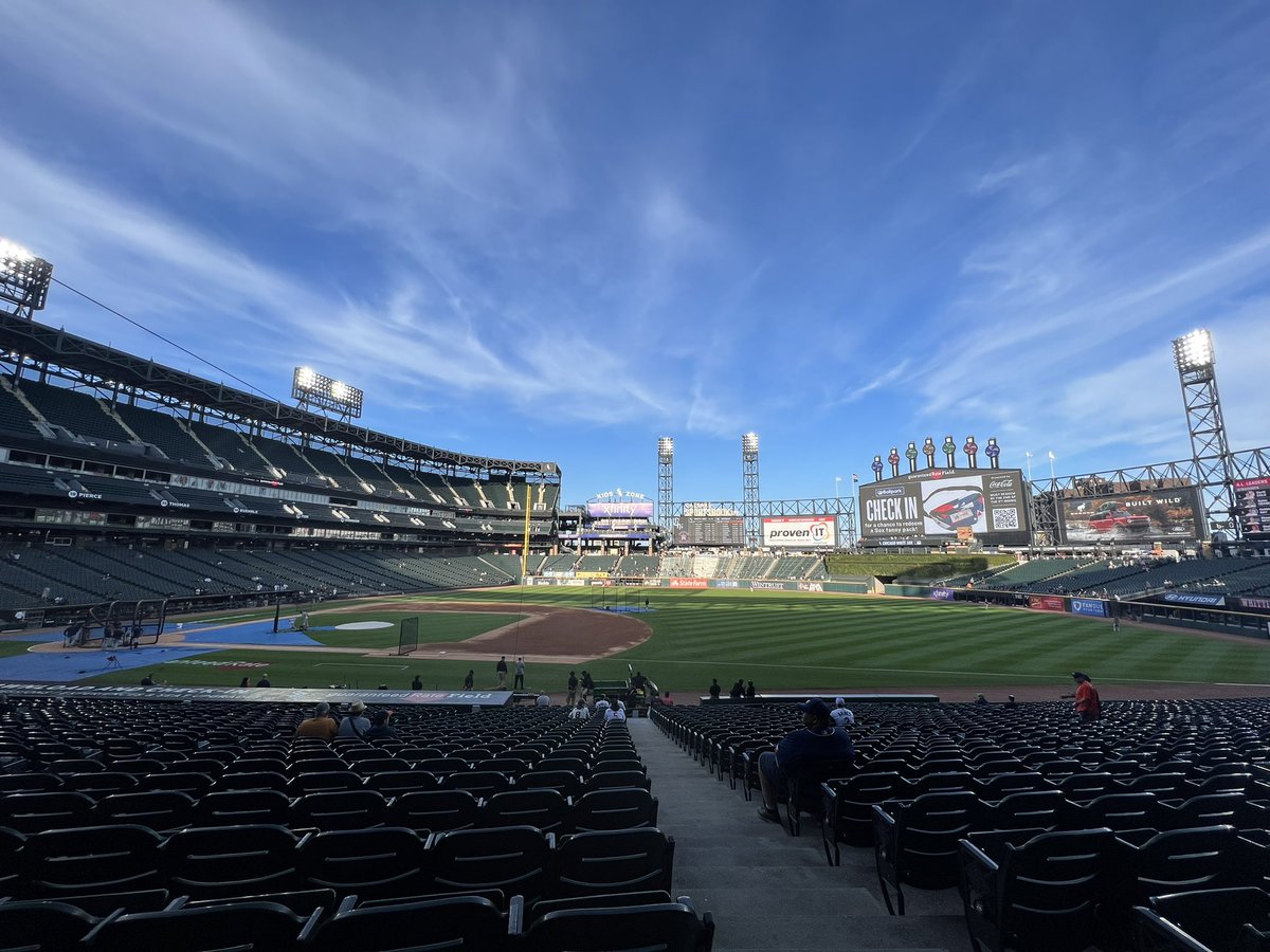 StadiumStephy's tweet photo. WE ARE HERE! And I’m officially halfway through my #BallparkBucketList 🥹
✅ Ballpark 15 https://t.co/mh8TtN6PS7