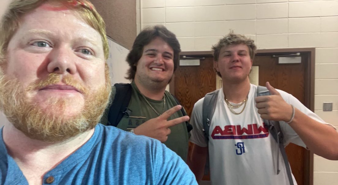 ABACBaseball's tweet photo. Dr. Hightower is one of our Biology professors here at ABAC! Guys are ready to get going this semester! #picswithprofessors #RARE https://t.co/kQ9qJZ8VYL