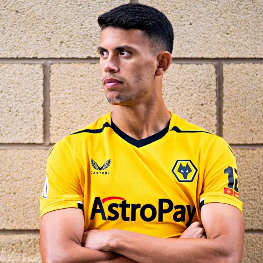 RPFootball2's tweet photo. OFICIAL: Matheus Nunes 🇵🇹 é reforço do Wolverhampton, tornando-se a contratação mais cara da história do clube (45M€) 🐺 https://t.co/tgmA3JpyDE