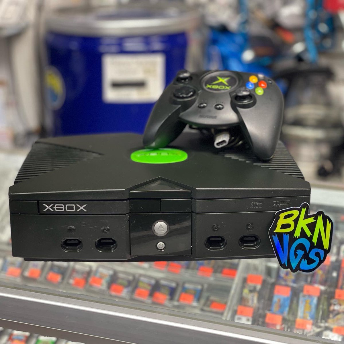 bklynvideogames's tweet photo. Got the CONSOLE to go with the sick games from yesterday trade in. #originalbox #dukecontroller #xbox #retroshop #brooklynvideogames #bvg https://t.co/EAkcAuCRnn