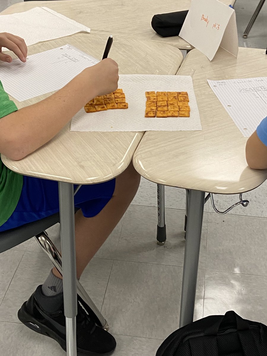 claudia_sever's tweet photo. Exploring square roots of perfect and imperfect squares squares 🎉 @duncan_middle @pbcsd #iteachmath https://t.co/5unP4ixfSR