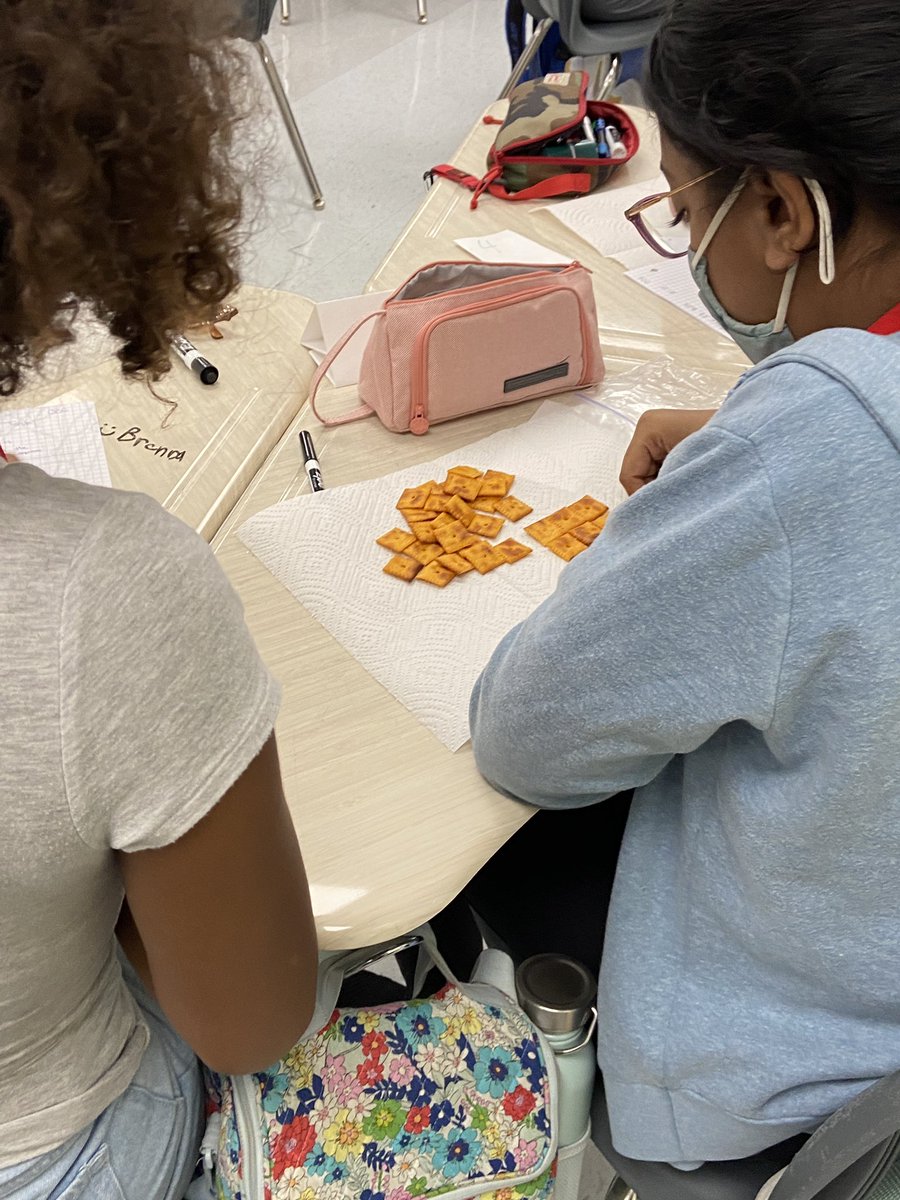claudia_sever's tweet photo. Exploring square roots of perfect and imperfect squares squares 🎉 @duncan_middle @pbcsd #iteachmath https://t.co/5unP4ixfSR