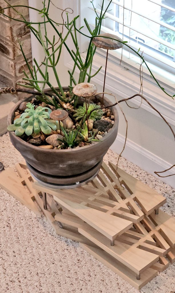 Someone's birthday plant just got a pot plant stand. In poplar by @Personify_. 
Inspired by #southafricandesign @MashTDesign