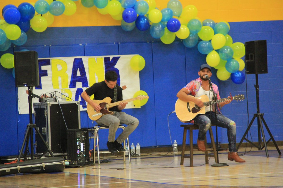 LCPSnet's tweet photo. A big thank you to our hometown hero/county music star, Frank Ray for coming to Las Cruces to deliver school supplies &amp; for putting on a musical performance for students at Picacho Middle. Frank encouraged students to always follow their dreams. You're an inspiration to us all! https://t.co/5zfIy6HBzz