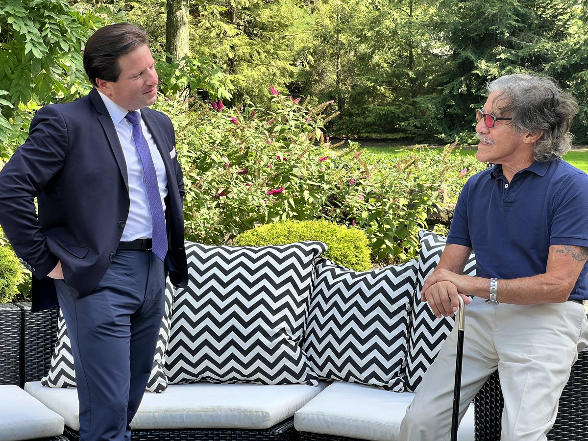 cbkmediamgt's tweet image. Big get for client @BCalfano as he interviewed @GeraldoRivera today in Cleveland for Brian’s special documentary “TV News Primo” that will air later this year. 
#TVNewsPrimo 
#Documentary 
#OriginalProgramming 
#TeamCBK
