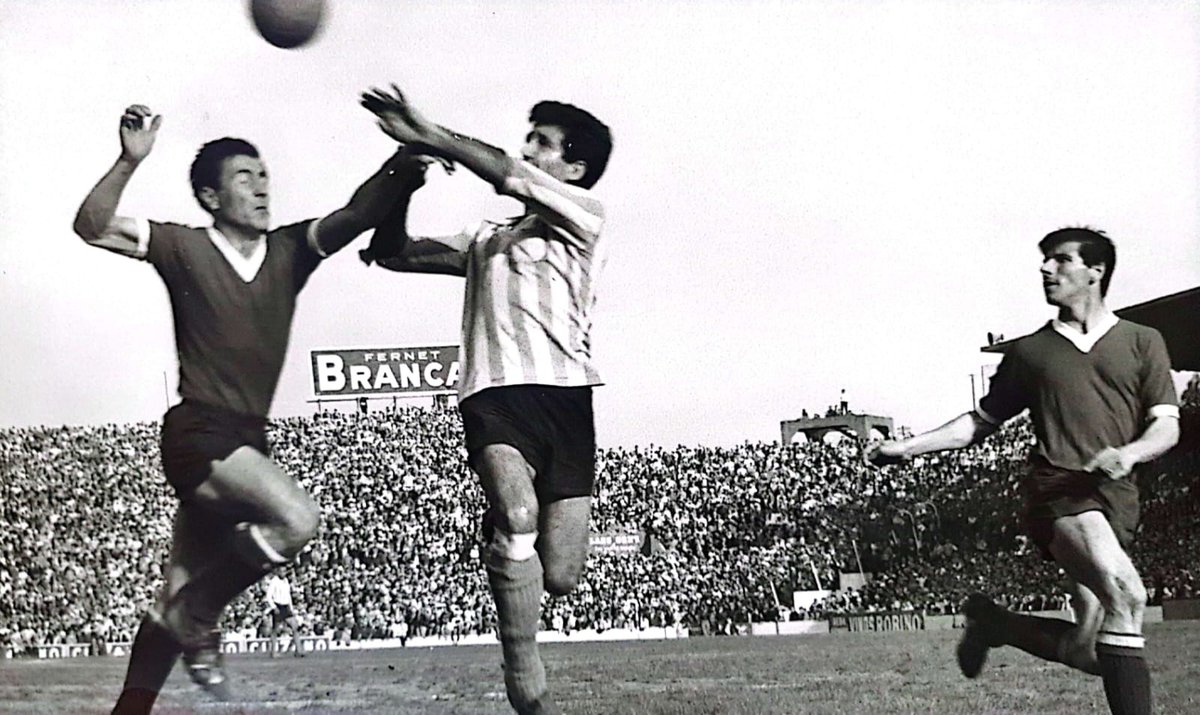 afa's tweet photo. #BibliotecaAFA sigue en el trabajo de restauración y preservación del material fotográfico que conserva en su archivo, atesorando grandes momentos de la rica historia de nuestro fútbol. https://t.co/eg5Xdiv0mT
