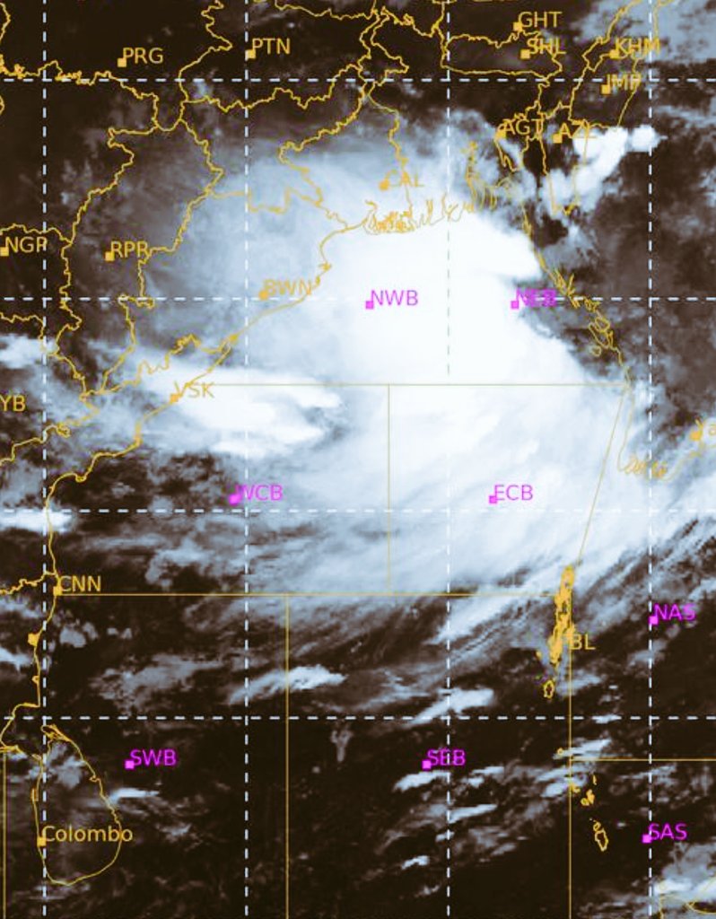 mcbbsr's tweet photo. ସକ୍ରିୟ ହେଉଛି ଘୁର୍ଣ୍ଣିବଳୟ

ଆଜିଠାରୁ ବଢିବ ବର୍ଷାର ବିସ୍ତୃତି

ଉପକୁଳ ସମେତ ପାର୍ଶ୍ଵବର୍ତ୍ତୀ କିଛି ଜିଲ୍ଲା ରେ ପ୍ରବଳ ବର୍ଷା ପାଇଁ ଚେତାବନୀ ଜାରି

19ରେ ରାଜ୍ୟ ଉପରେ ସର୍ବାଧିକ ପ୍ରଭାବ, ଉପକୁଳ ସମେତ ଆଭ୍ୟନ୍ତରୀଣ ଓଡ଼ିଶାରେ ଅତିପ୍ରବଳ ବର୍ଷା ପାଇଁ ଅରେଞ୍ଜ ଚେତାବନୀ 

20 ରେ ପଶ୍ଚିମ ଓଡି଼ଶାରେ ଅତିପ୍ରବଳ ବର୍ଷା https://t.co/G00dmyGRNn