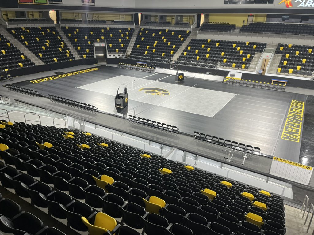 JimBarnesVB's tweet photo. New court!
New match setup!
New Hawks coming soon! https://t.co/oGWLeR8nf0
