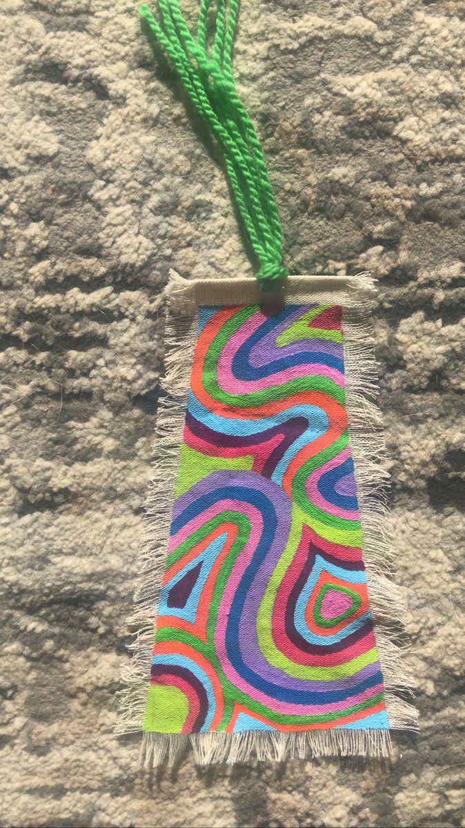 anapaularob11's tweet photo. Ya me gustó estar pintando separadores para libros ✨💕 https://t.co/XIoDJVJqzc