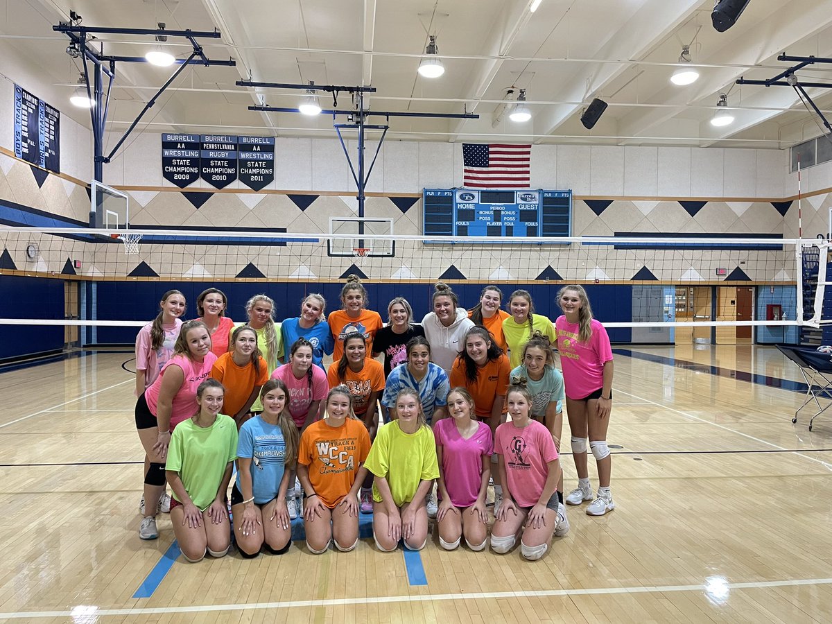 burrellvball's tweet photo. last day of tryouts! thanks to everyone who came, szn here we come😈🫶🏼🏃‍♀️ #neon https://t.co/Zeaw9CuQTQ