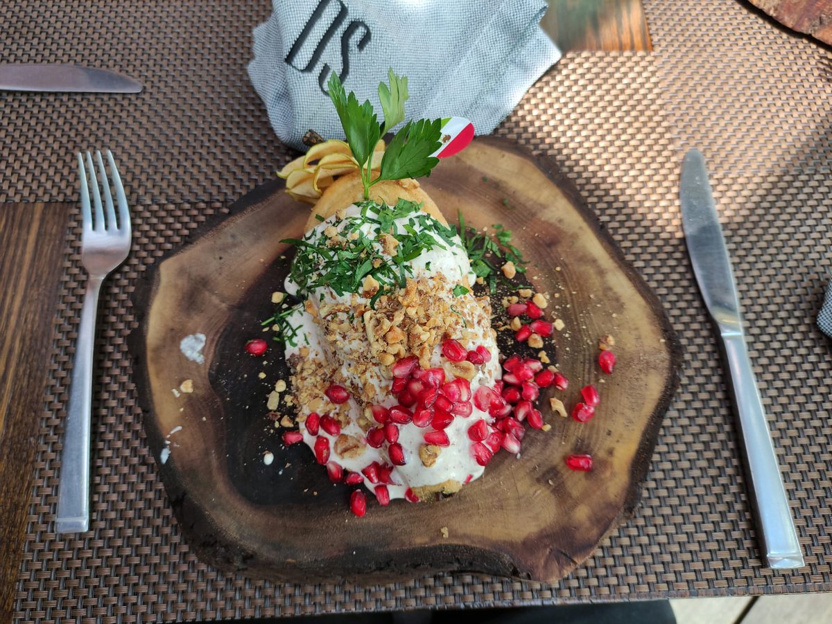 🍴Con el objetivo de promover y preservar las tradiciones gastronómicas de nuestro país, celebramos el inicio de la temporada del #ChileEnNogada en el #CentroHistórico de la #CDMX 🇲🇽