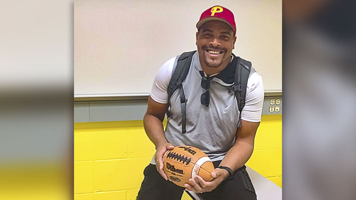 NewsFromCCT's tweet photo. New season, new coach: Prairie Falcons .
https://t.co/lIM3y5xYPL
#PrairieHighSchool #PrairieFalcons #HighSchoolFootball #3AGSHL #HIghSchoolAthletics #BattleGroundPublicSchools #WillEphraim #Coaching #BenKapelka #KalebWatson #BrushPrairieWa #ClarkCountyWa #ClarkCountyNews https://t.co/arl6tZGl4V