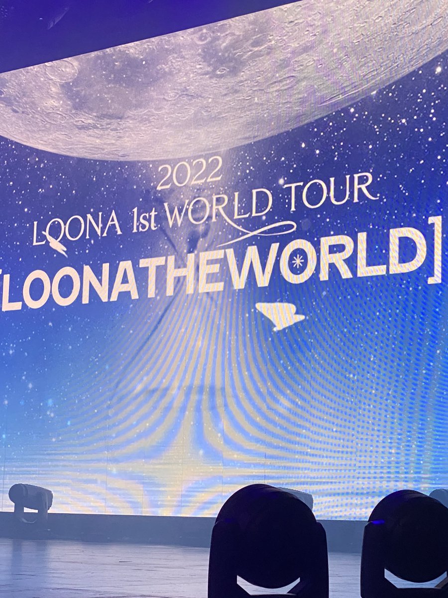 MichaelaTatro's tweet photo. #LOONA concert starting soon in #WashingtonDC https://t.co/6gPHpCdszh