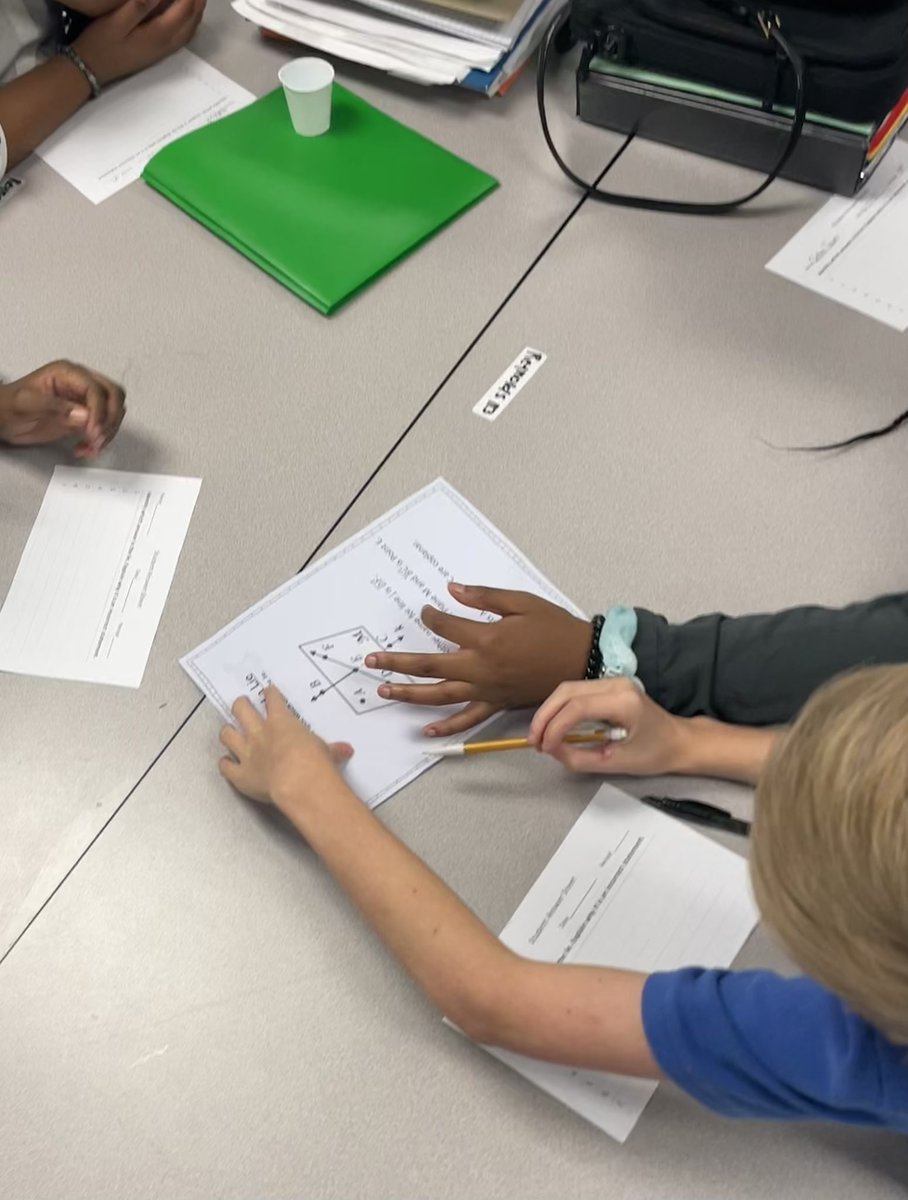 Emily Reynolds tweet media