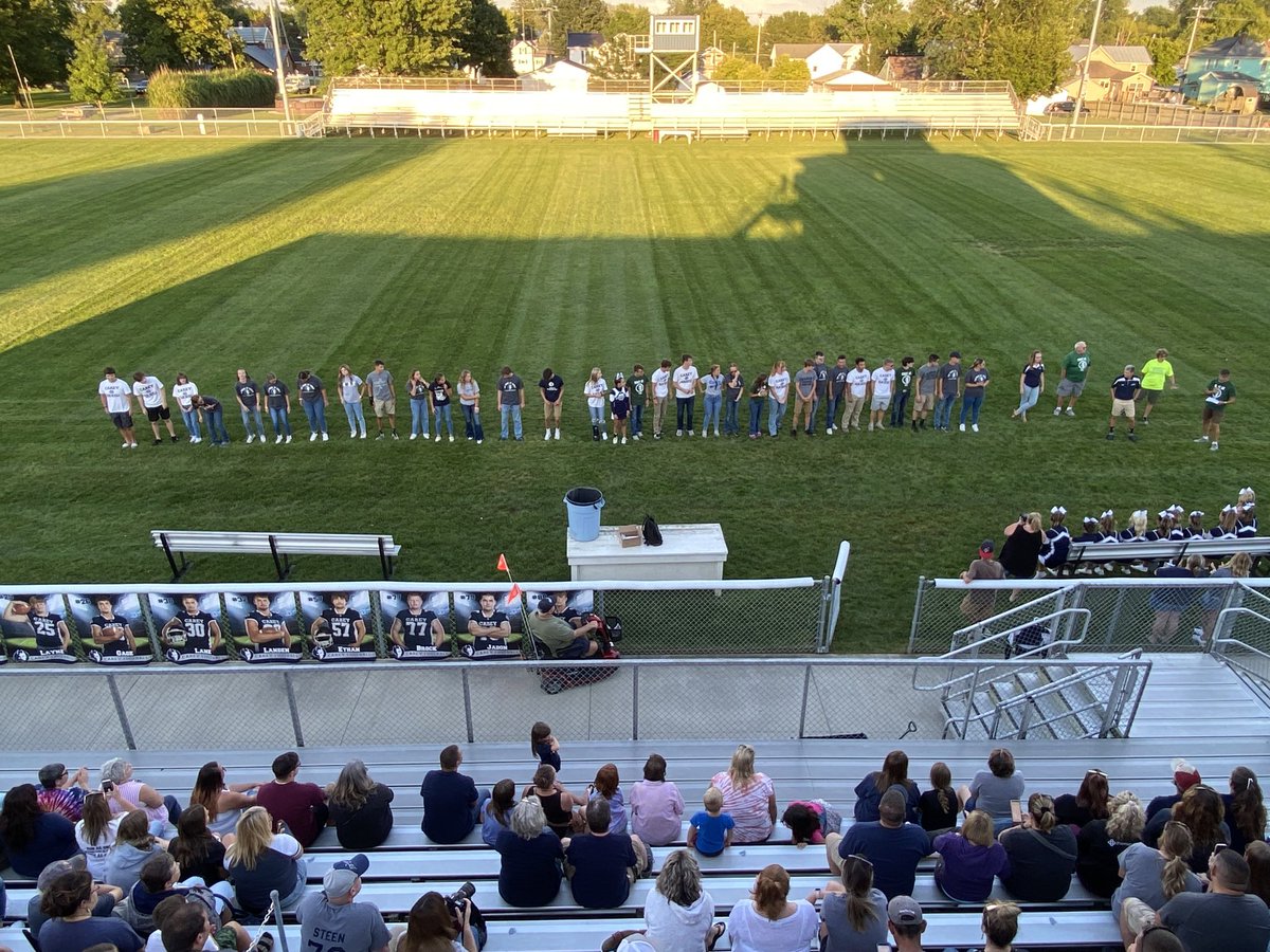 CHSBlueDevil1's tweet photo. Look at the Carey HS XC Team!  Let’s run fast Blue Devils! #WeAreCarey https://t.co/7hQnVCusnT