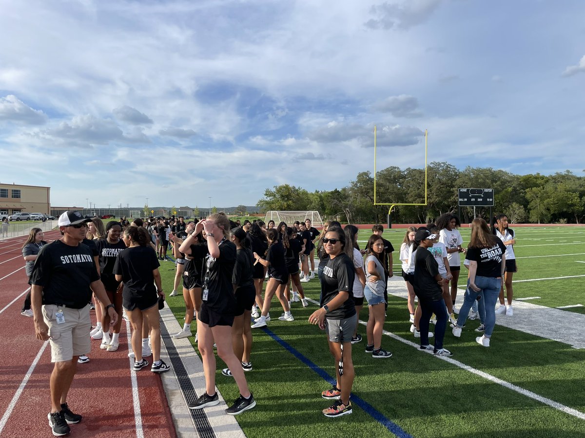 NISDSotomayor's tweet photo. What time is it? It’s #ignitetheroar time!!! https://t.co/Qlgv2o6Zb8