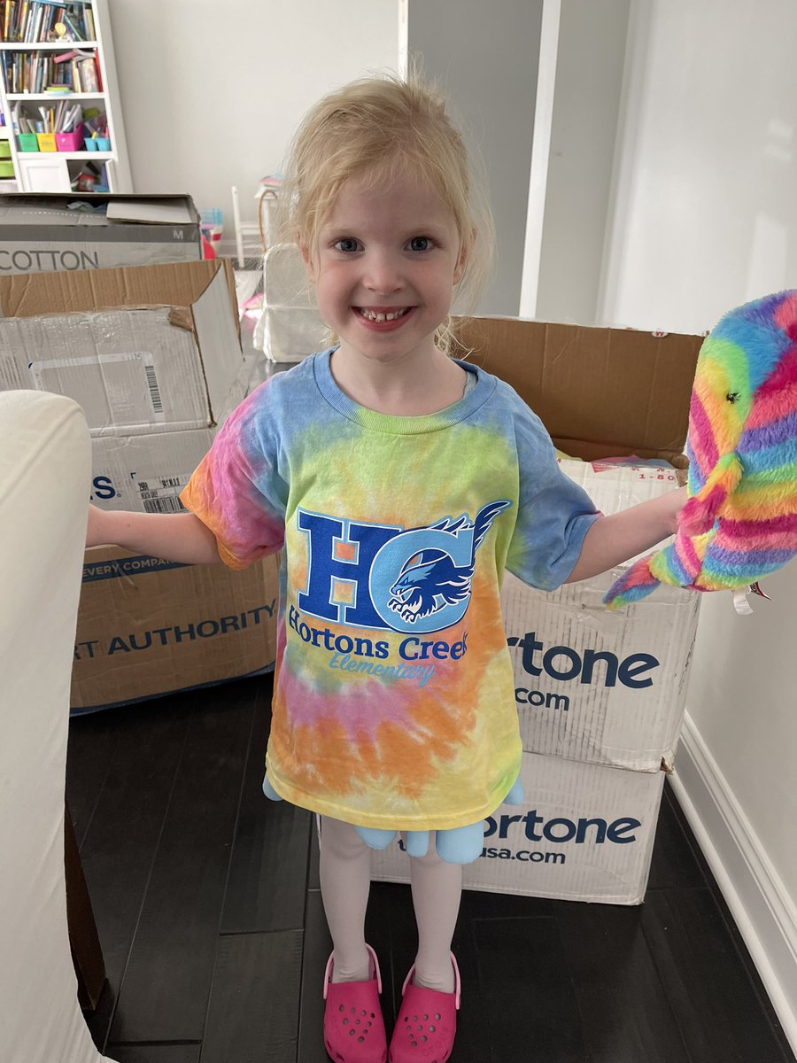 hortonscreekpta's tweet photo. @ashleymhowey @HortonsCreekES Thank you all for everything you all do! Here’s a sneak peak of some new swag (courtesy of my new Kinderhawk 😉) https://t.co/vrKiLE9JHR