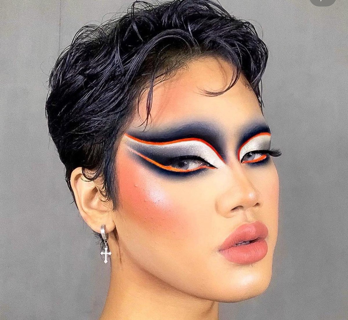 RPGT23's tweet image. I haaaaad to recreate this lewk by @shanestevennn 
#makeuprecreation #neoneyeshadow #greeneyeshadowlook