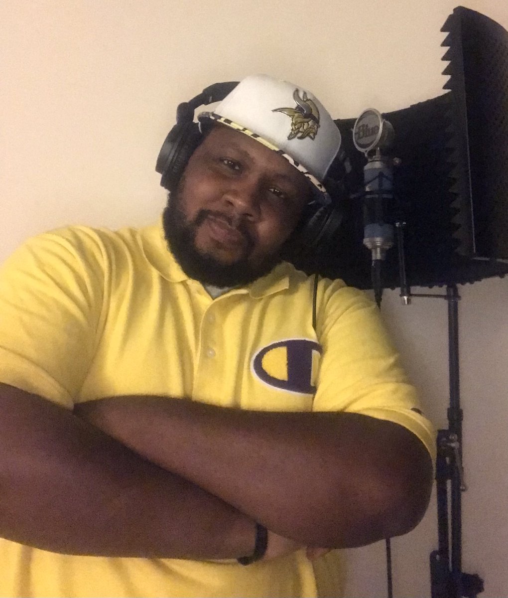 LoeLatham's tweet photo. Never not working.
🎧📝🎤🔜 #NewMusicComing4thQuarter2022 #IAmLoe #LoeLatham #ImNext https://t.co/KwNRq5t70j