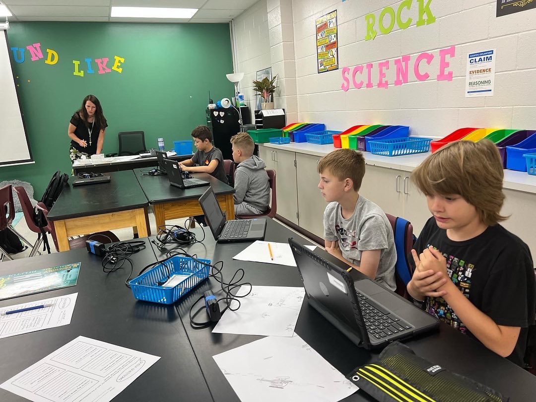 McNairMiddleSch's tweet photo. Rolling out our Chromebooks today in 5th and 6th grade #mustangsrun #rockitout #RUNweek #technology101 #technologyexpectations https://t.co/Yjymm6e9vR