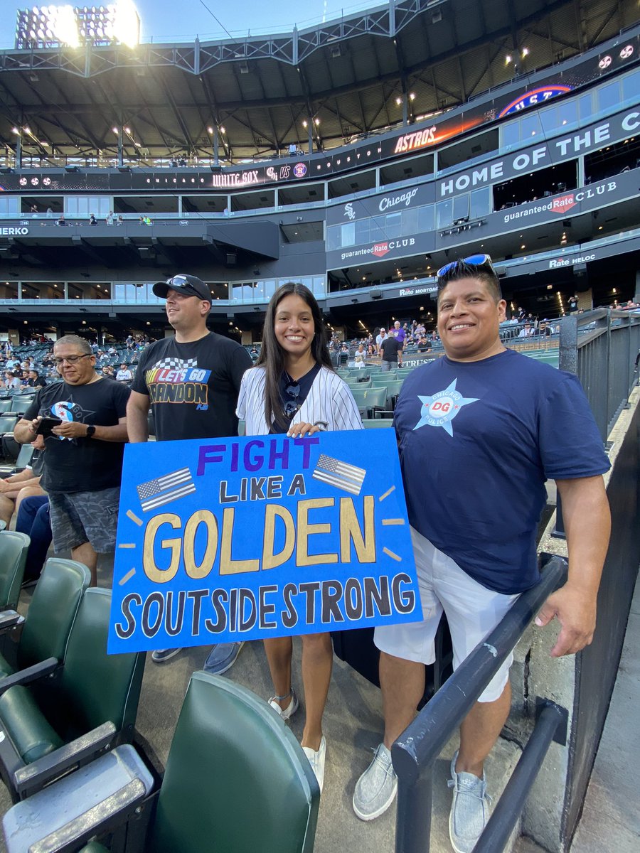 AlyssaBergamini's tweet photo. Police and Fire Night on the Southside! #FightLikeAGolden 💙 https://t.co/6c5UCvvEG9