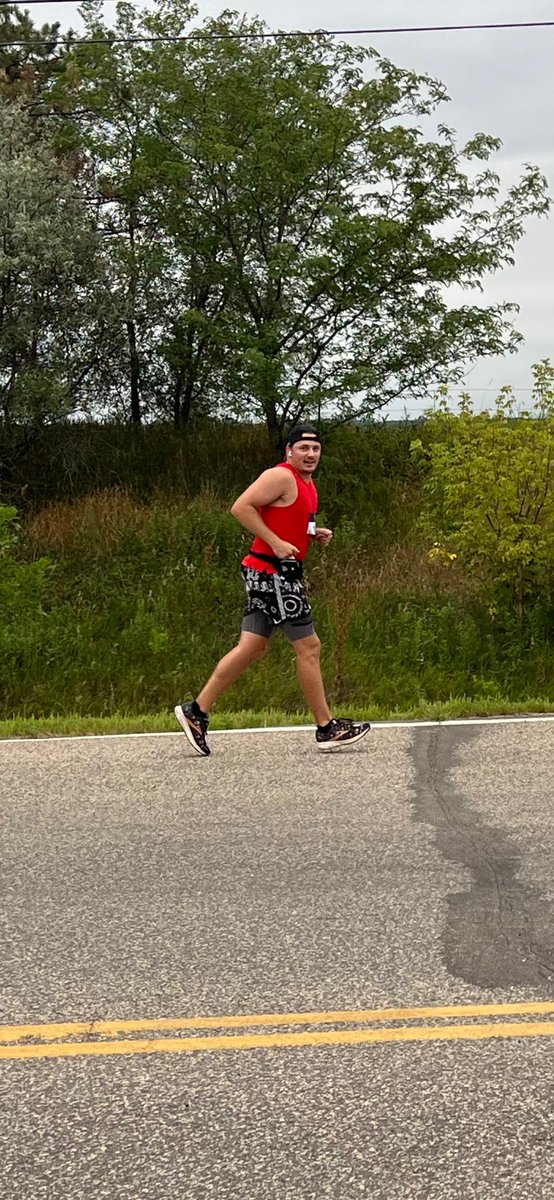 So proud of my boys <a href="/DjMoldy15/">Drew Moldenhauer</a> @Austin_Moldy15 for completing their first half marathon! Way to go!