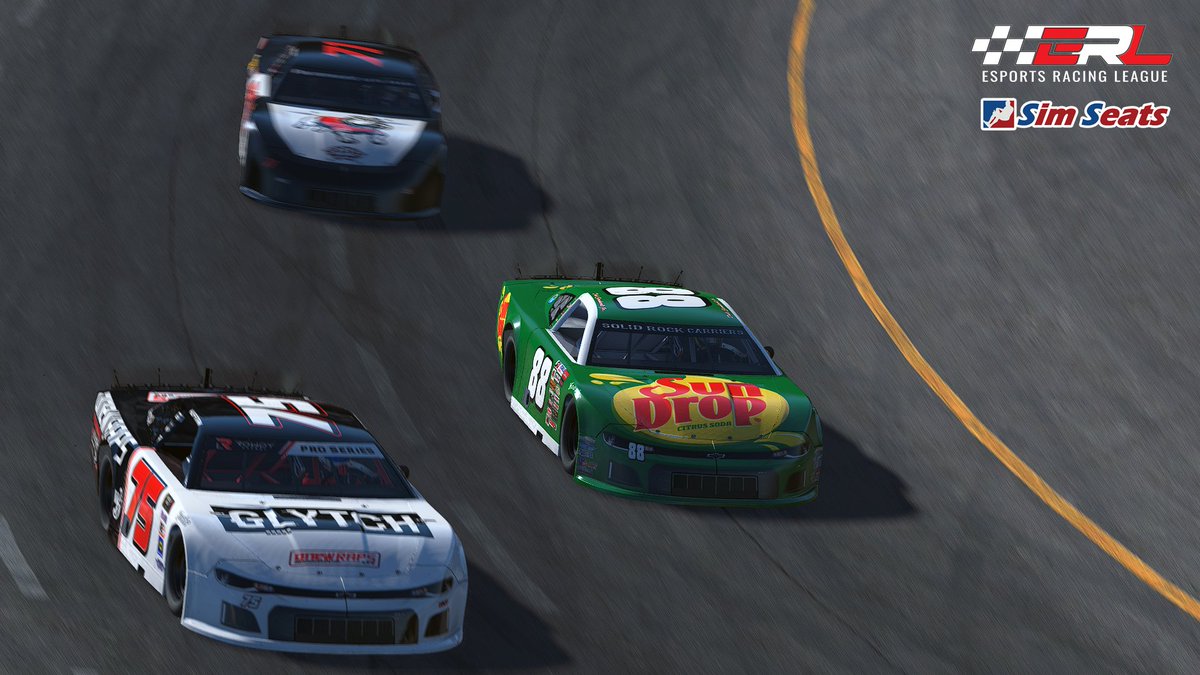 Does Briar LaPradd, Blake McCandless or anyone else in the field have anything left for Landon Huffman?!? 30 to go! #AllAmerican400 | @SimSeats twitch.tv/esportsracingl…