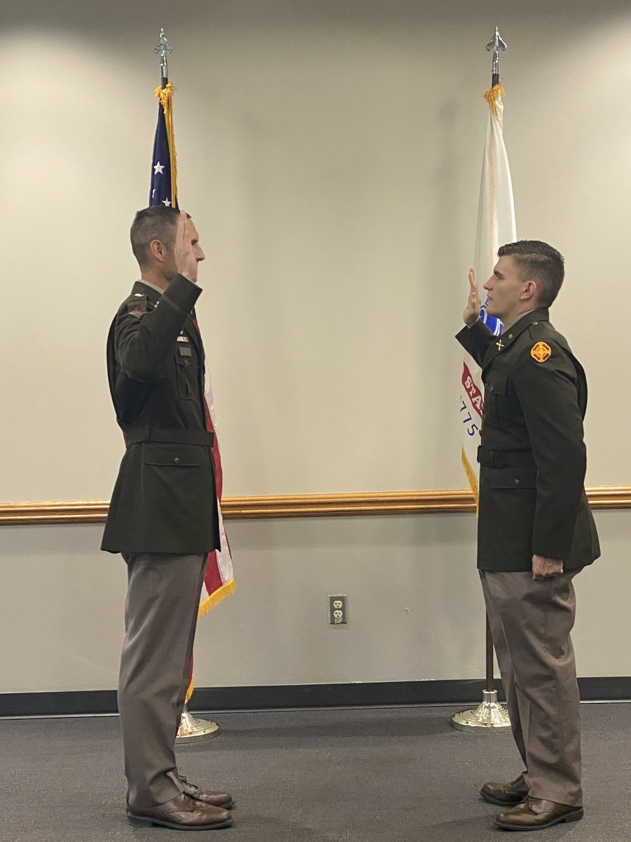 XannLinhart's tweet photo. 2nd LT Linhart.  Hard work pays off.  Proud of your dedication to your goal. #UNL #armyrotc https://t.co/sjIjt0cTiZ