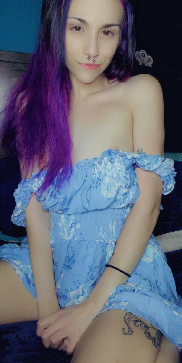 Like if you're horny tn with me 

Rt if you want to cum with me 
#nsfwtwt