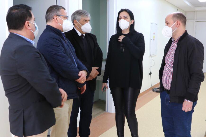 BetoAlbuquerque's tweet photo. Hoje eu o Saul Spinelli representamos o @InstitutoPietro na visita ao Hospital São Vicente de Paulo em Passo Fundo. O Centro Oncológico Infantojuvenil já está atendendo mais de 100 pacientes. Foi construído por emenda ao orçamento quando eu era Dep Federal. #CompromissoComAvida https://t.co/3zQBtNv4WK