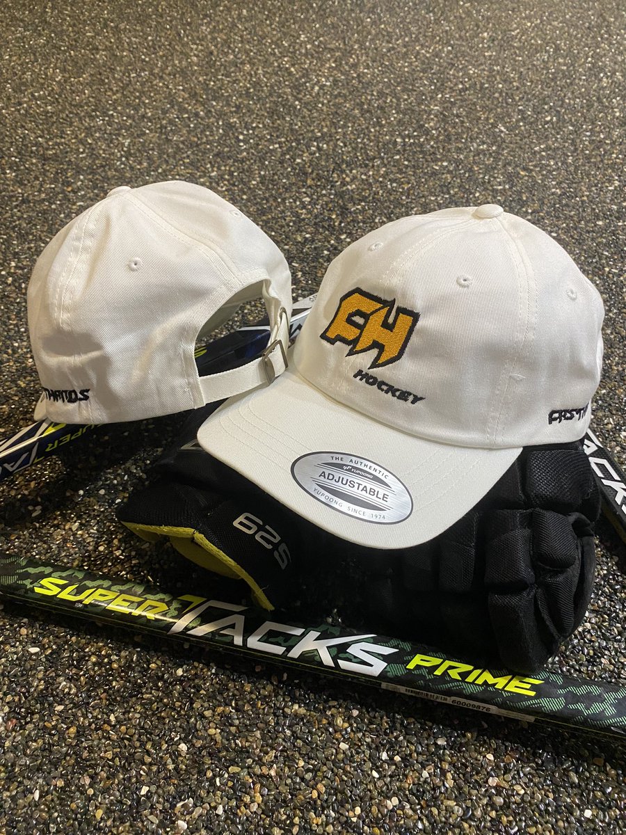 FastHandsFH's tweet image. Hit us up for one of these bad boys before hockey season starts!! #FHHockey #FastHands #StayFast #BlackAndGold #GoBruinsGo