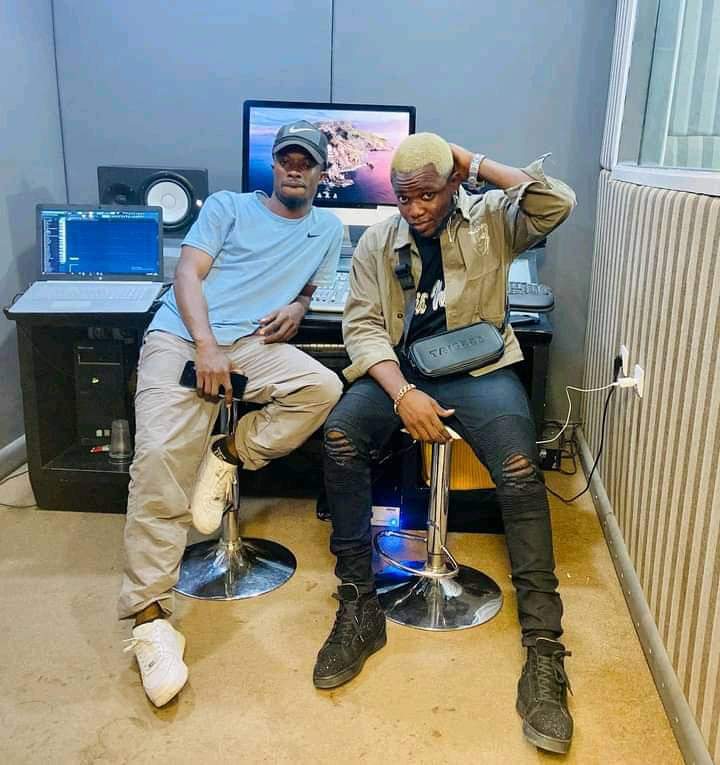 mr_monyanyo's tweet photo. Longue vie au Maréchal de la street
Maréchal Abd plein de succès dans ta carrière 🎂🎉🥂
M O N Y A N Y O I N C O R P O R A T I O N
#marechalabd #monyanyo #balabala #hbd #Producer #ArtistOnTwitter https://t.co/TAyrovg5BV