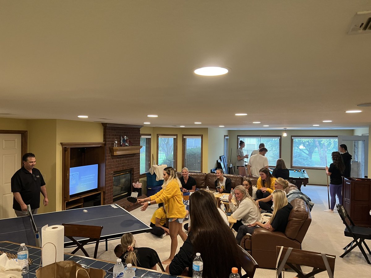 Really enjoyable evening with <a href="/GoShockersVB/">Wichita State Volleyball</a> tonight! They’ve been working hard in fall camp/pre-season &amp; the culture/chemistry is strong. Can’t wait to watch them compete! #GoShockers
#watchus #FearTheWheat 

🌾 15:1 ⚫️🟡