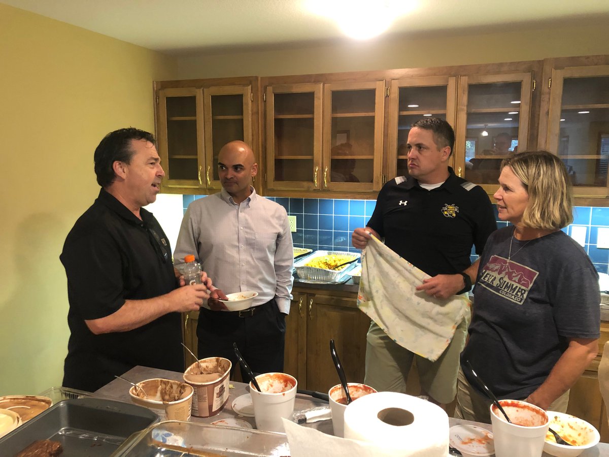 Things we learned tonight at dinner with <a href="/GoShockersAD/">Kevin Saal</a>:
1. Lambo's forehand needs some work 😳
2. Kylie and Morgan are pool sharks 🎱 
3. Tacos are good 🌮