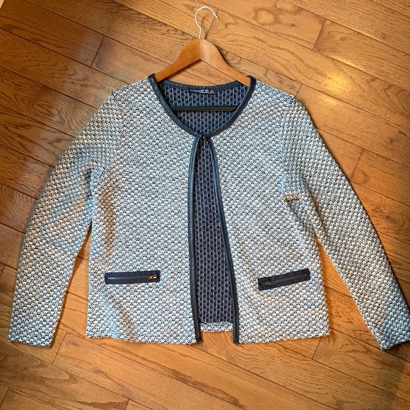 Phestanie73's tweet photo. So good I had to share! Check out all the items I'm loving on @Poshmarkapp #poshmark #fashion #style #shopmycloset #meettheposher #indah #primark: https://t.co/JNYT9JfM8N https://t.co/M7I8EMT3aT