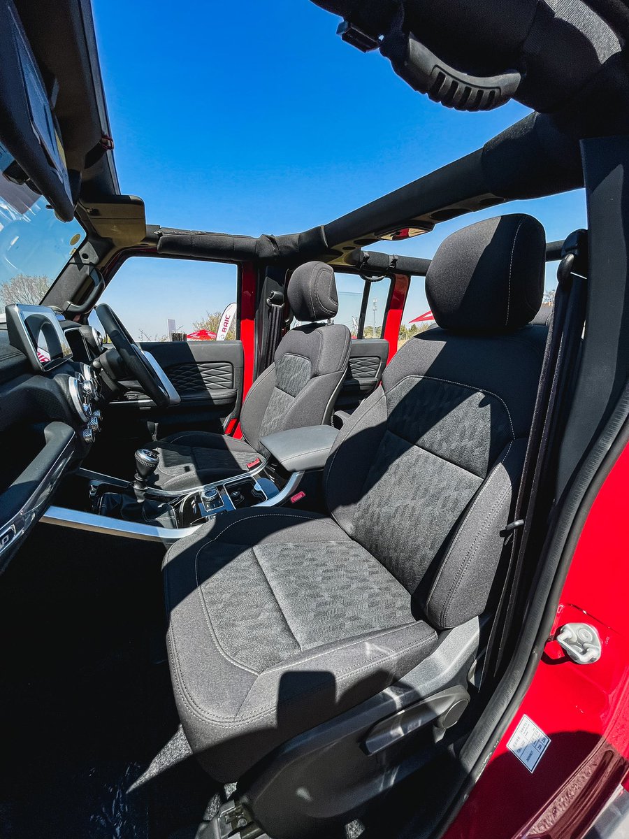 khuleonwheels's tweet photo. …conditioning, ambient lighting, a digital instrument cluster and a large touch display.

#BAICB40Plus #BAICB80 #BAICSA #FOM2022 https://t.co/201o3Lyuzu