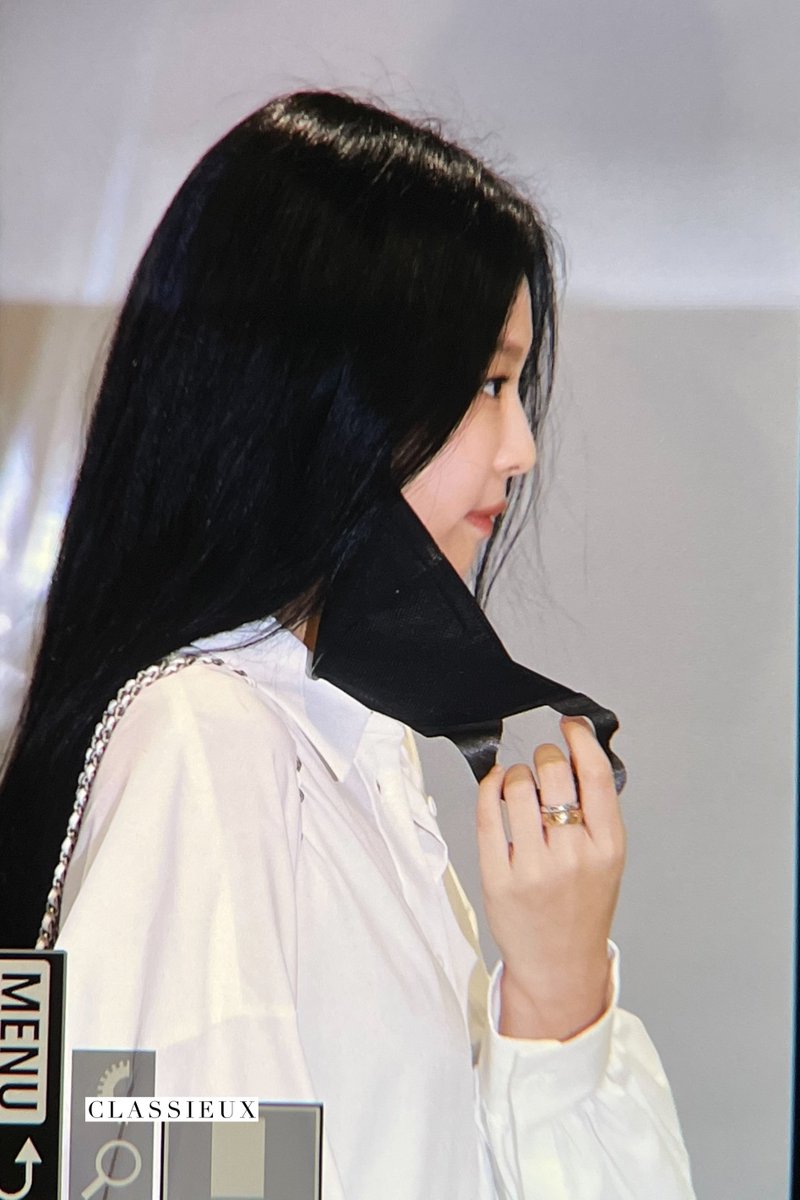 CLASSIEUXforJEN's tweet photo. 220825 🫶 
#BLACKPINK #JENNIE #블랙핑크 #제니 https://t.co/DfL7hc5XW4
