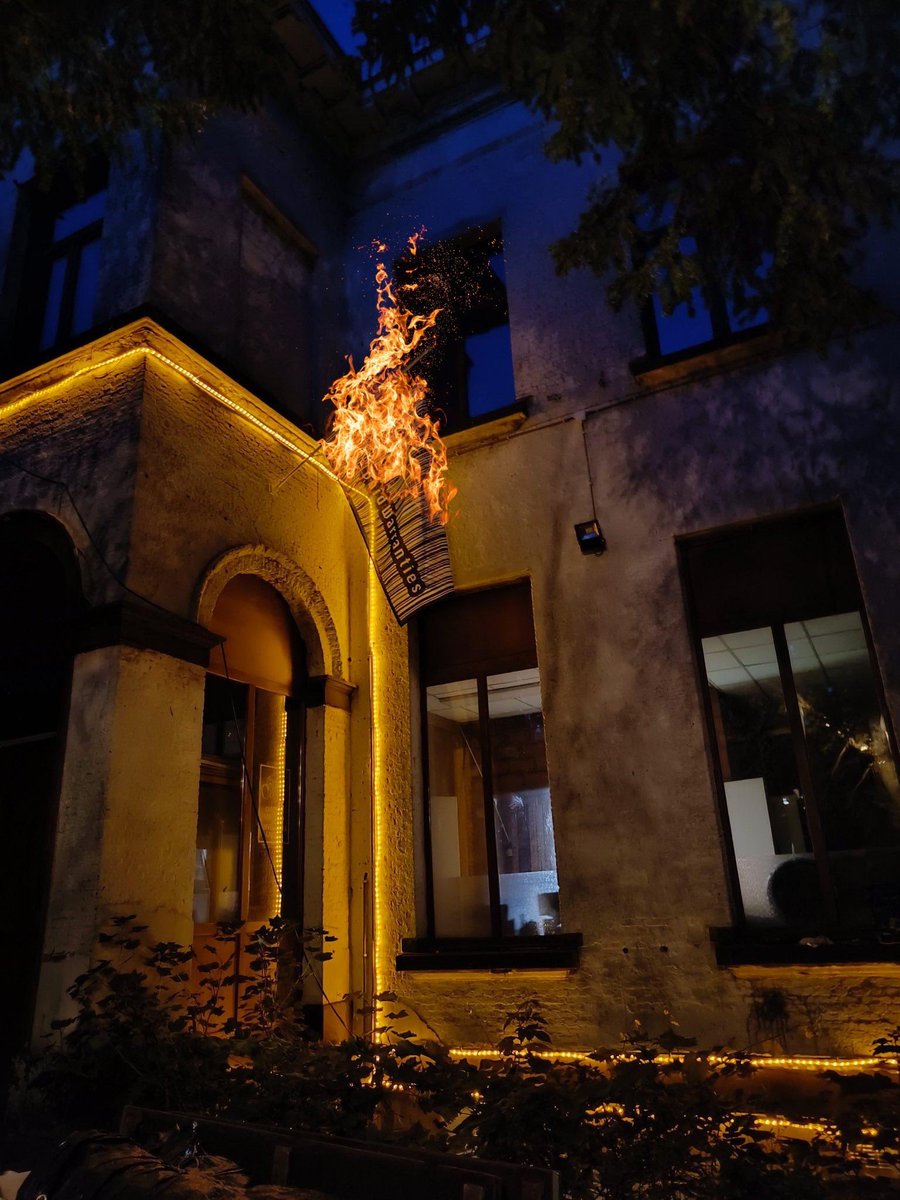 voidwarranties's tweet photo. The @voidwarranties #hackerspace on fire…! Cu on sunday? https://t.co/7ZnWeV8Nv5