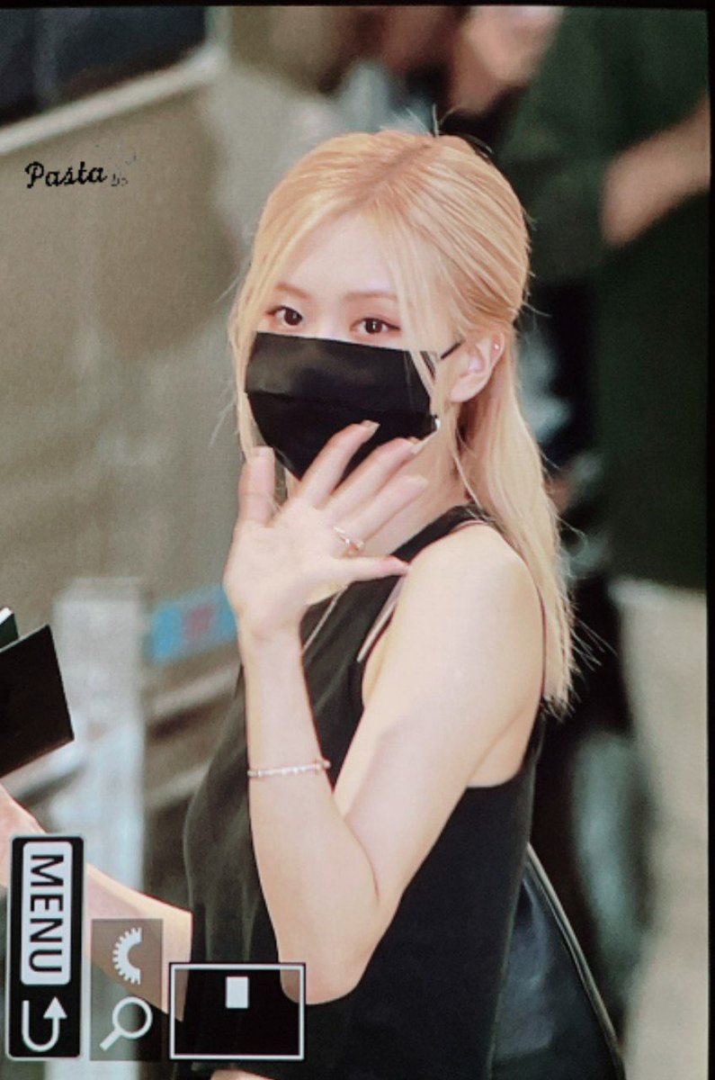 pasta02111997's tweet photo. 220825 Pre.

#BLACKPINK #블랙핑크 #ROSÉ #로제 @BLACKPINK https://t.co/dAZtr8yf6V