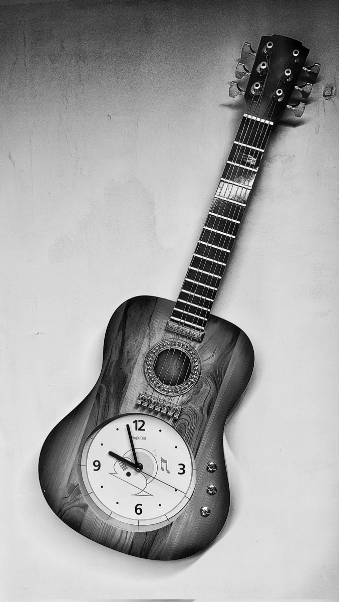 smartphonephoty's tweet photo. #mumbai #smartphonephotography #mobilephotography #andriodphotohraphy #cellphonephotography #shotonmobilephone #shotonmobilecamera #mia10tpro #mia10tprophotography #bw #blackandwhite #bwphotography #bw #blackandwhitephotography #framing #bnwframing #composition #guitar https://t.co/oFt5O883x5