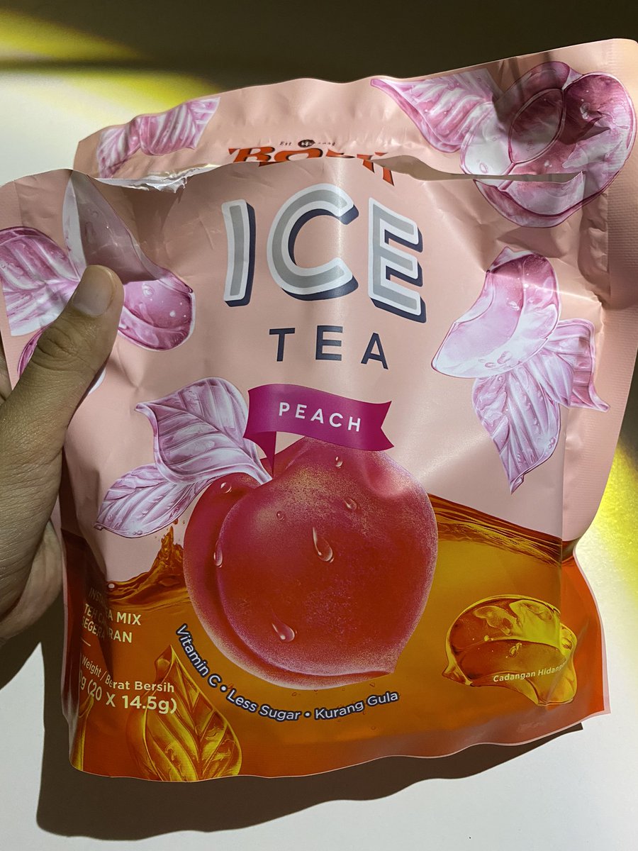 fkhrahanim's tweet photo. Korang should try ice tea peach ni!!! Sedap gilaaaa serius!! rasa dia masam masam manis, and refreshing gituu. bauu peach 🍑 tea ni wangi yeee. yg penting boleh terus bancuh guna air sejukkk💯 https://t.co/p6W4BVWNRP