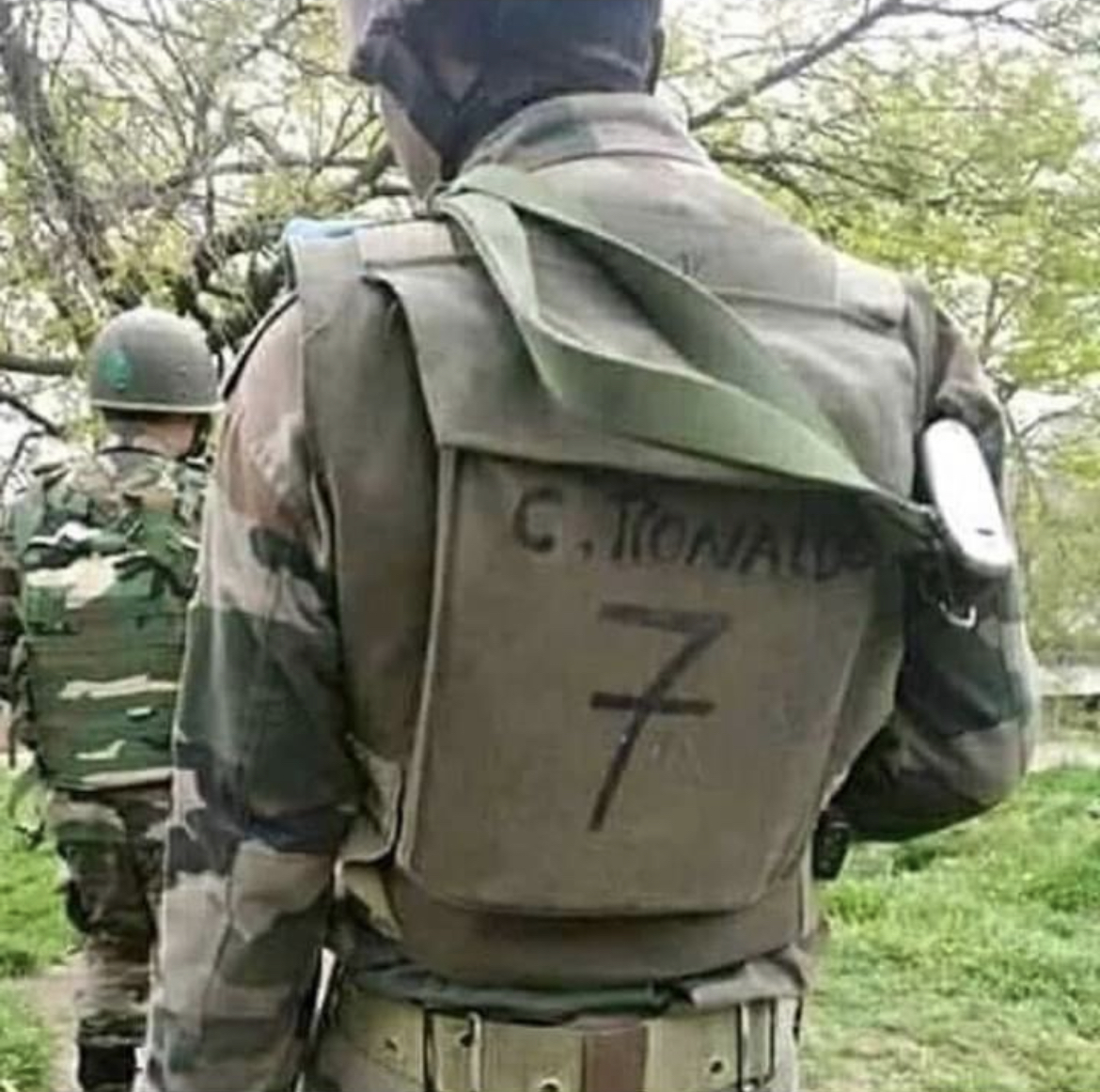 TimelineCR7's tweet photo. A soldier going to war repping Cristiano Ronaldo. 😅❤️ https://t.co/W4VOSjuAcE