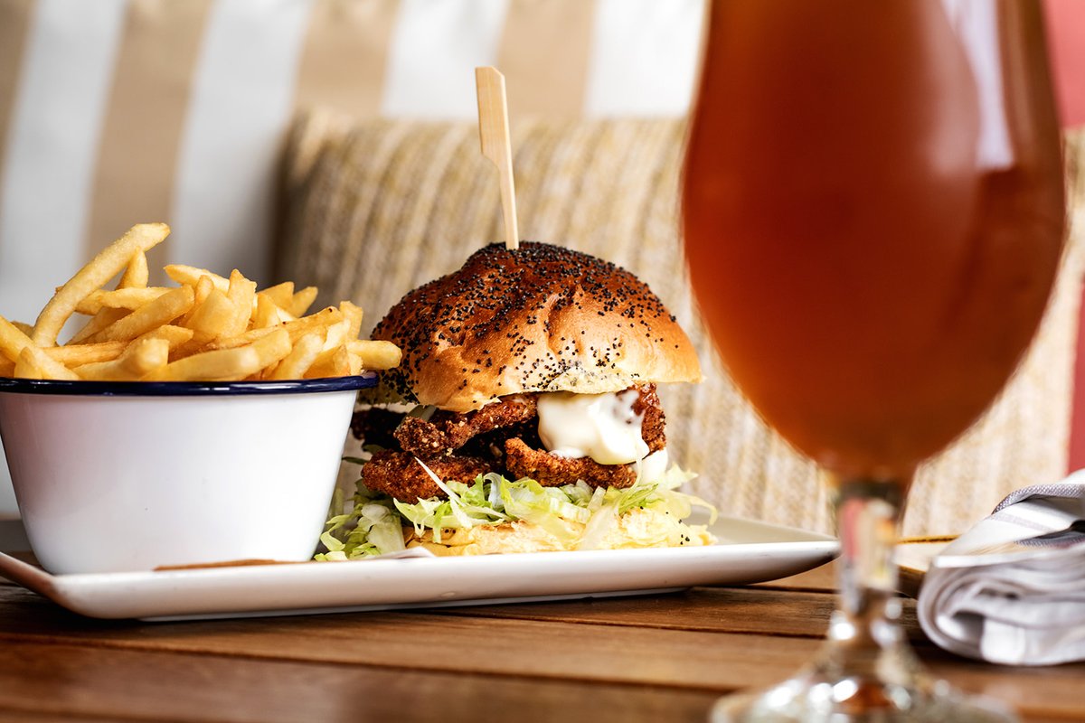 SankeysRTW's tweet image. Today’s a momentous day at Mount Ephraim and @ThePantiles! 🍔🎶 Grab a patty at our Seafood Kitchen &amp;amp; Bar, and celebrate #NationalBurgerDay in Sankey’s style; alternatively, it’s the final evening of live music at The Old Fishmarket…

#burgerlife #burgerjoint #burgerheaven #kent
